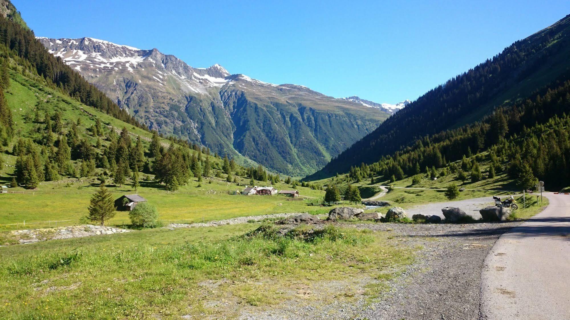 Vaya Galtuer Paznaun Inklusive Silvretta Card Premium Im Sommer Exterior photo